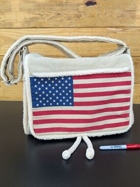 Stylish Pet Carrier with American Flag Print - Khaki/Cream/Red/Blue